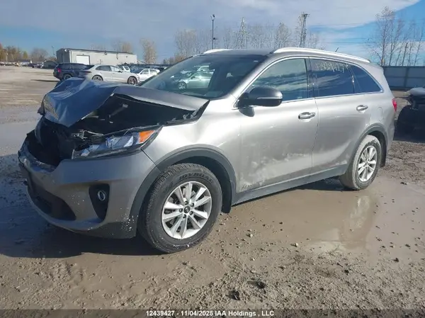 5XYPHDA37KG521138 2019 KIA SORENTO - Image 2