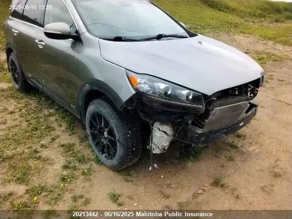 5XYPHDA3XKG475109 2019 KIA SORENTO - Image 2