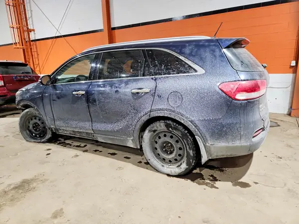 5XYPHDA50GG057439 2016 KIA SORENTO - Image 2