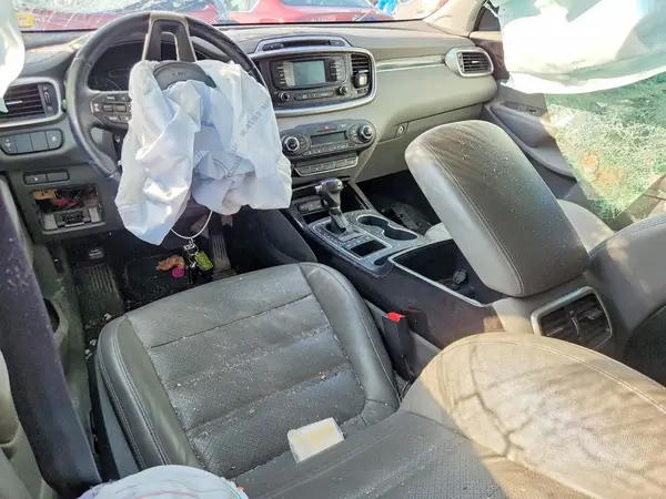 5XYPHDA50GG143964 2016 KIA SORENTO - Image 8