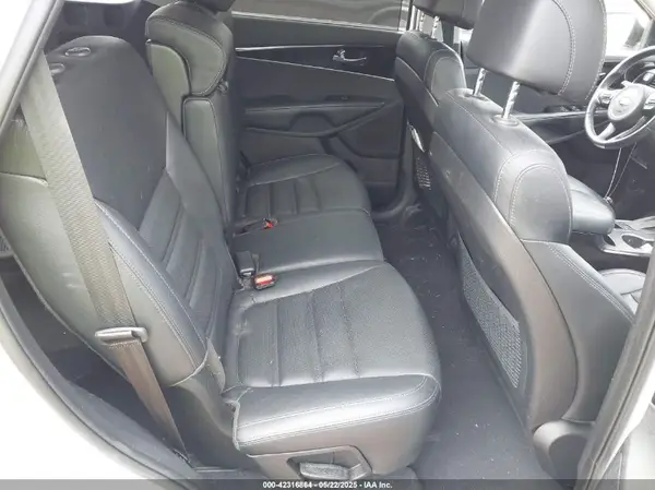 5XYPHDA50HG270778 2017 KIA SORENTO - Image 8