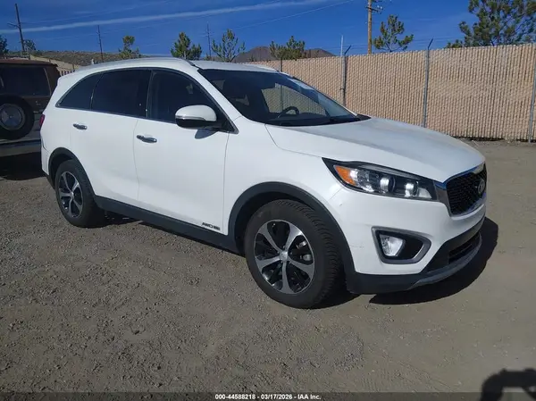 5XYPHDA50HG271476 2017 KIA SORENTO - Image 1