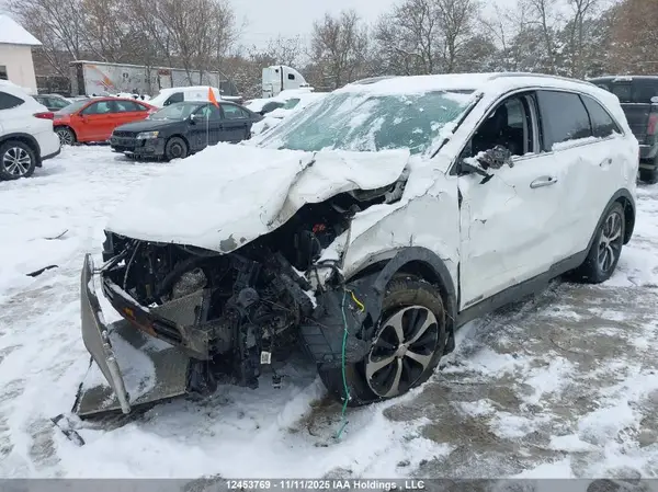 5XYPHDA50HG306503 2017 KIA SORENTO - Image 2
