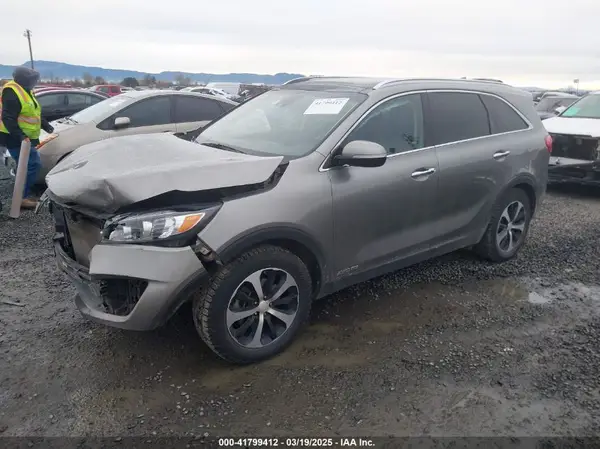 5XYPHDA50HG309241 2017 KIA SORENTO - Image 2