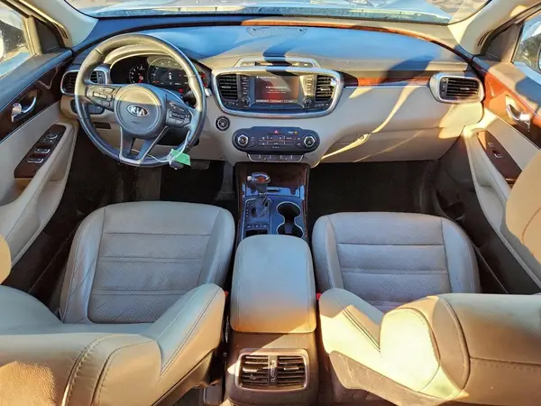 5XYPHDA50HG314567 2017 KIA SORENTO - Image 8