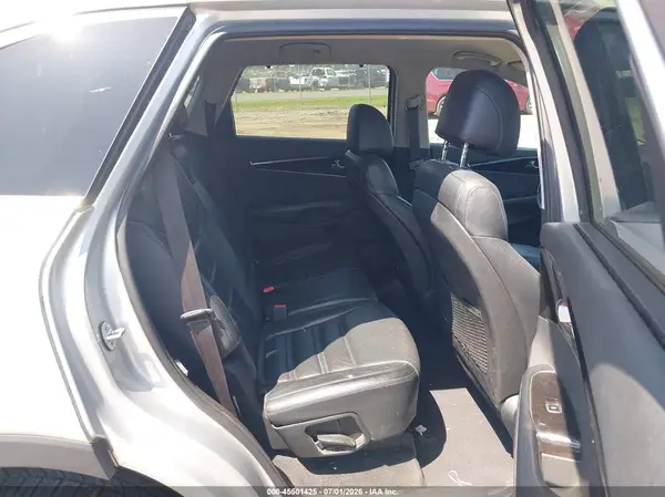 5XYPHDA50HG322975 2017 KIA SORENTO - Image 8