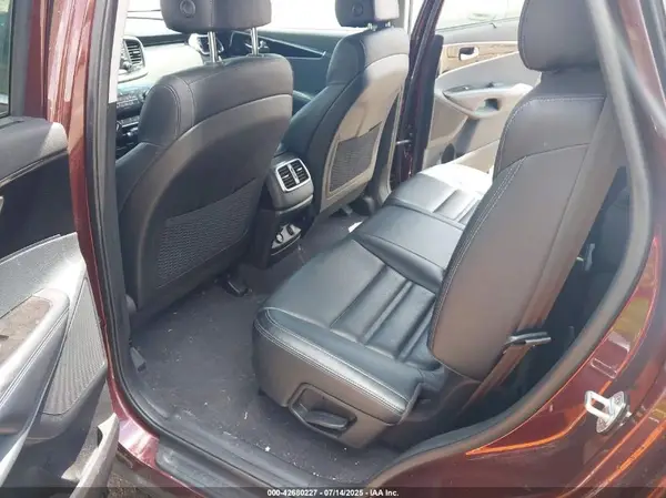 5XYPHDA50JG366822 2018 KIA SORENTO - Image 8