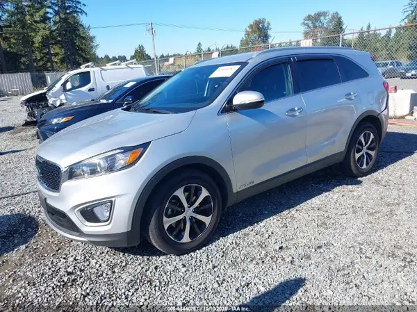 5XYPHDA50JG366903 2018 KIA SORENTO - Image 2