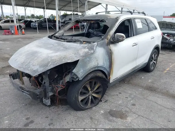 5XYPHDA50JG417588 2018 KIA SORENTO - Image 2