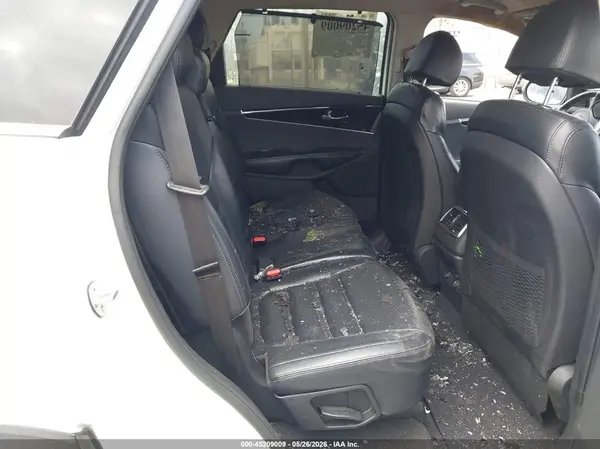 5XYPHDA50JG417588 2018 KIA SORENTO - Image 8