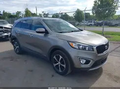 5XYPHDA50JG422256 2018 KIA SORENTO