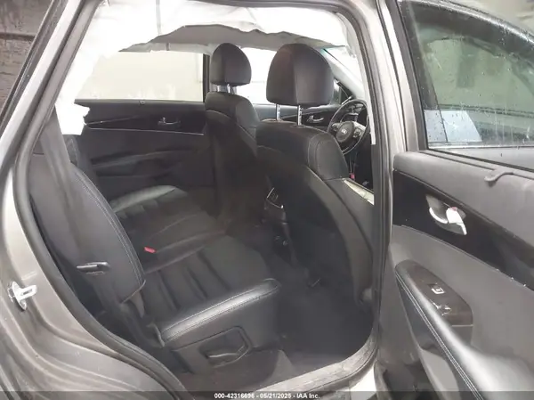 5XYPHDA50JG426193 2018 KIA SORENTO - Image 8
