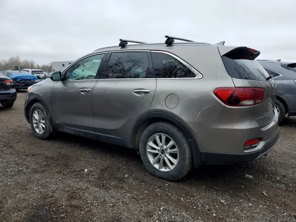 5XYPHDA50KG437230 2019 KIA SORENTO - Image 2