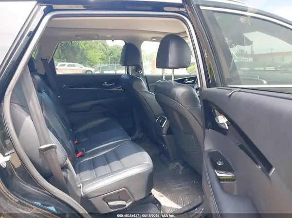 5XYPHDA50KG523606 2019 KIA SORENTO - Image 8