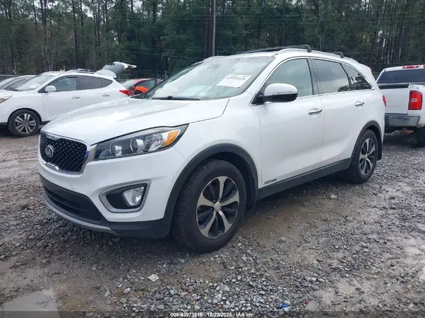 5XYPHDA51HG260244 2017 KIA SORENTO - Image 2
