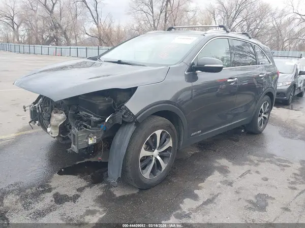 5XYPHDA51HG322242 2017 KIA SORENTO - Image 2