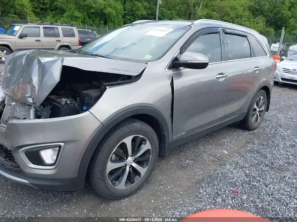 5XYPHDA51HG323052 2017 KIA SORENTO - Image 2
