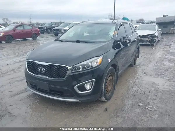 5XYPHDA51JG372449 2018 KIA SORENTO - Image 2
