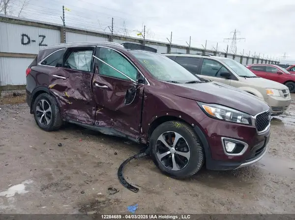 5XYPHDA51JG390577 2018 KIA SORENTO - Image 1