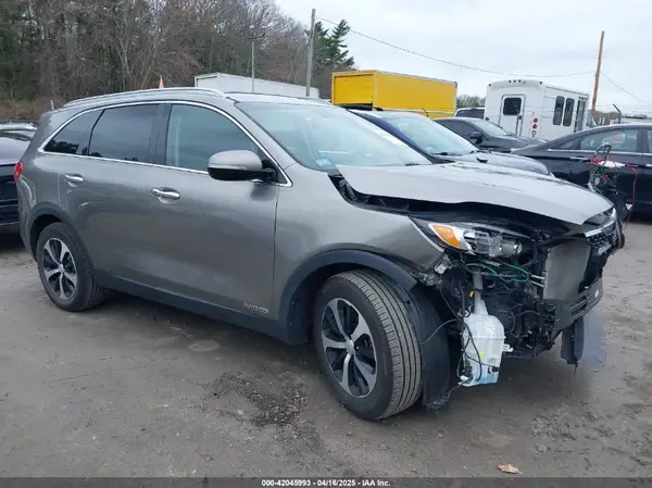 5XYPHDA51JG417387 2018 KIA SORENTO - Image 1