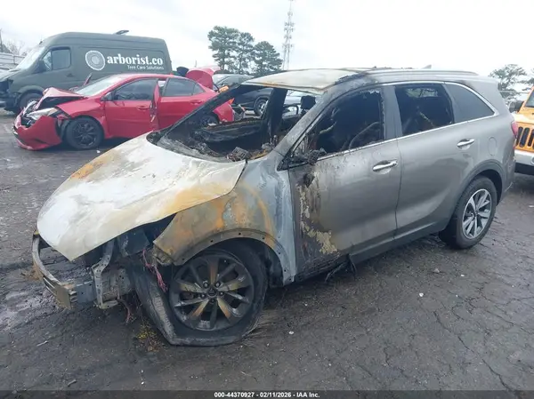 5XYPHDA51KG443358 2019 KIA SORENTO - Image 2