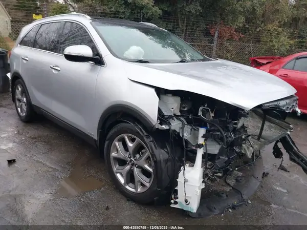5XYPHDA51KG600077 2019 KIA SORENTO - Image 1