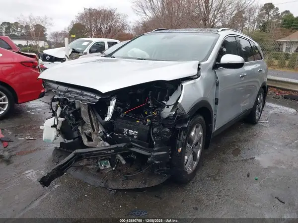 5XYPHDA51KG600077 2019 KIA SORENTO - Image 2