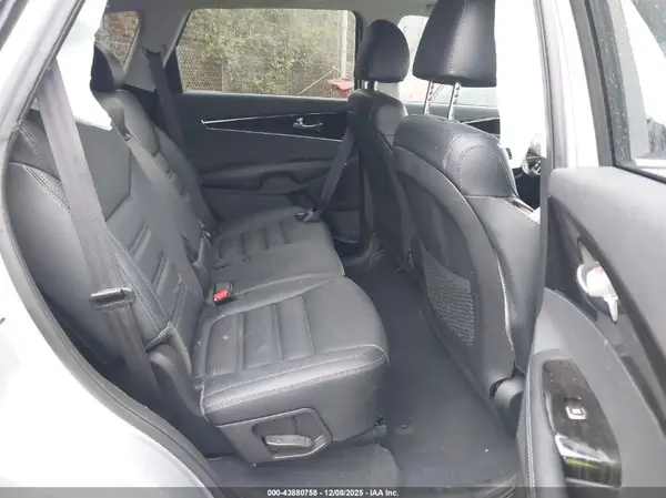 5XYPHDA51KG600077 2019 KIA SORENTO - Image 8