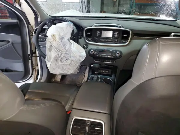 5XYPHDA52GG056177 2016 KIA SORENTO - Image 8