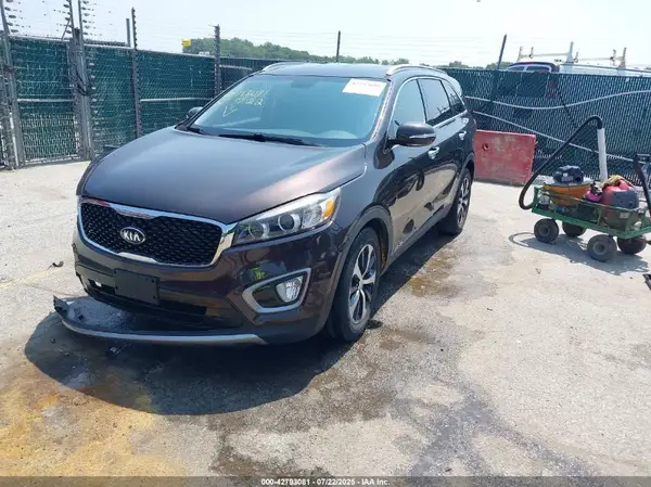5XYPHDA52GG079586 2016 KIA SORENTO - Image 2
