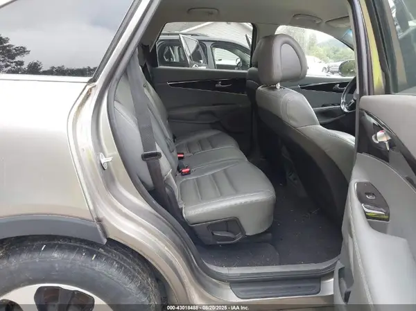 5XYPHDA52GG082679 2016 KIA SORENTO - Image 8