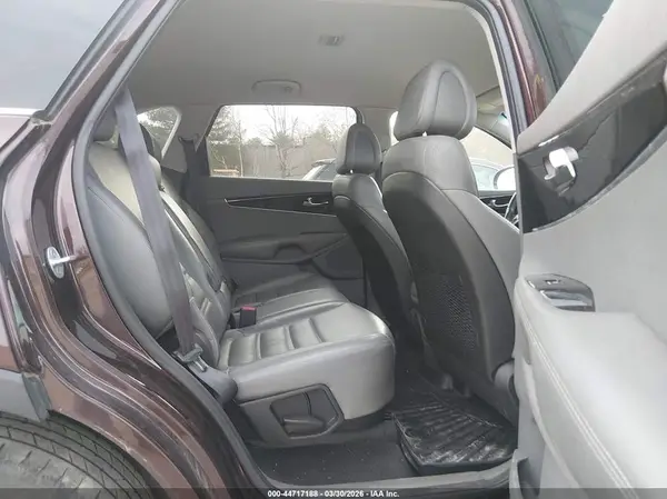 5XYPHDA52GG082889 2016 KIA SORENTO - Image 8