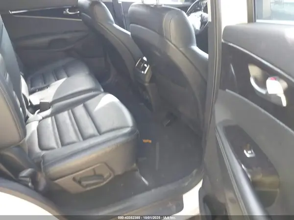 5XYPHDA52GG159034 2016 KIA SORENTO - Image 8