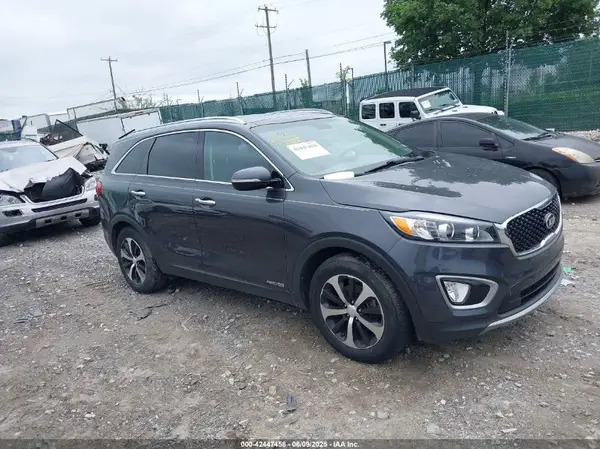 5XYPHDA52GG161074 2016 KIA SORENTO - Image 1
