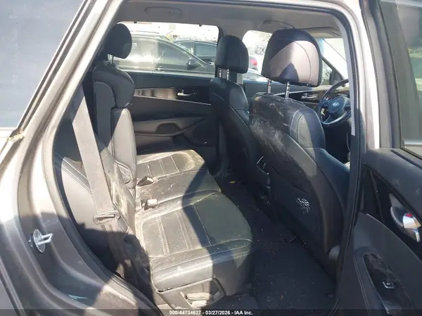 5XYPHDA52HG243372 2017 KIA SORENTO - Image 8
