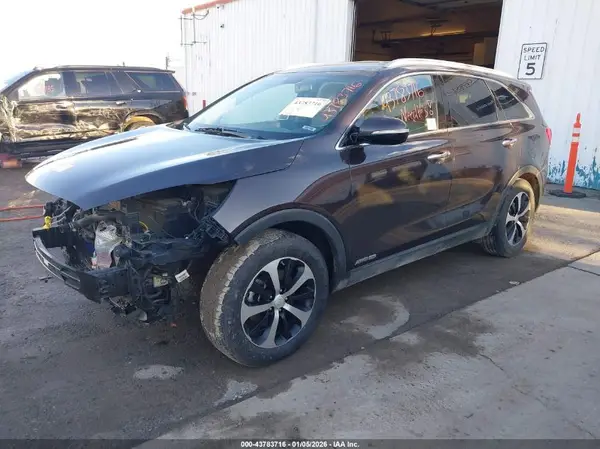 5XYPHDA52HG302047 2017 KIA SORENTO - Image 2
