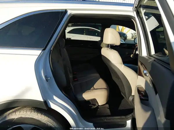 5XYPHDA52HG327014 2017 KIA SORENTO - Image 8