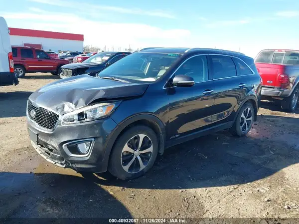 5XYPHDA52JG346569 2018 KIA SORENTO - Image 2