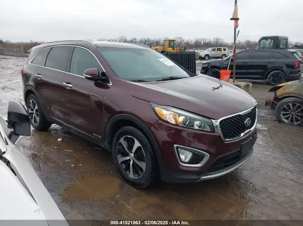 5XYPHDA52JG363646 2018 KIA SORENTO - Image 1