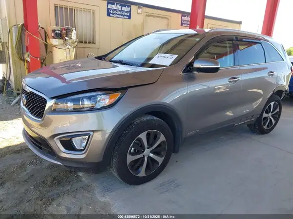 5XYPHDA52JG374405 2018 KIA SORENTO - Image 2