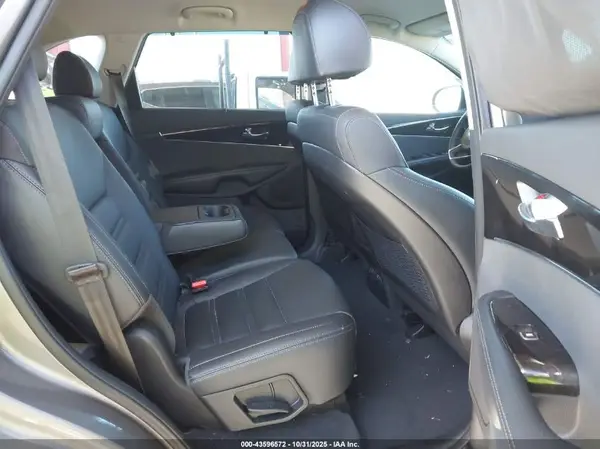 5XYPHDA52JG374405 2018 KIA SORENTO - Image 8