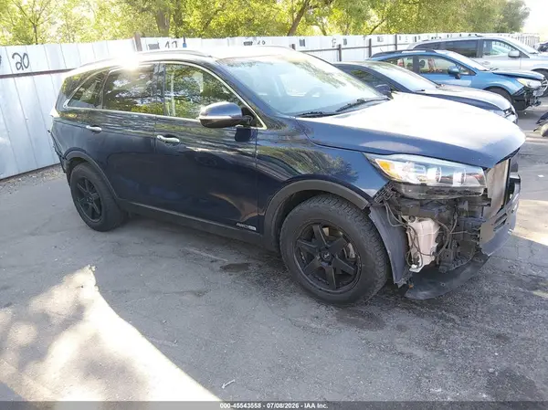 5XYPHDA52JG394055 2018 KIA SORENTO - Image 1
