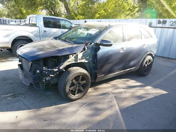 5XYPHDA52JG394055 2018 KIA SORENTO - Image 2