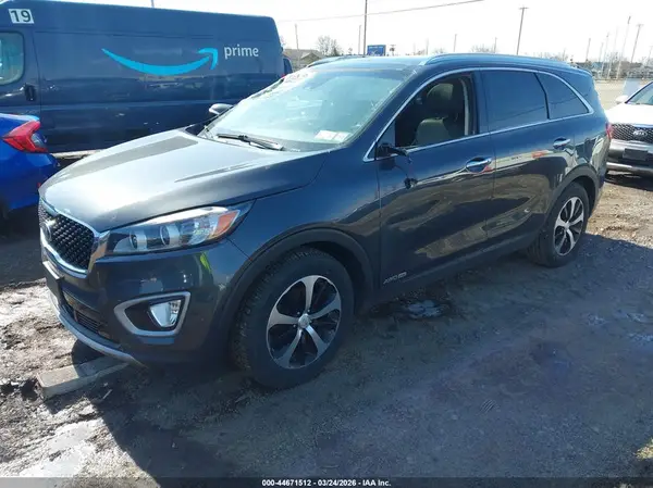 5XYPHDA52JG420217 2018 KIA SORENTO - Image 2