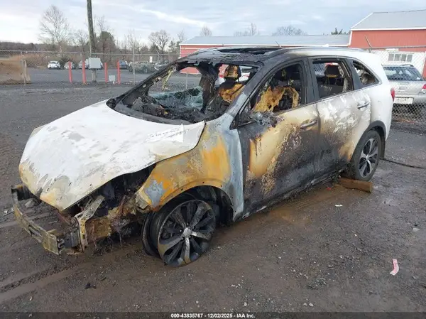 5XYPHDA52JG420556 2018 KIA SORENTO - Image 2