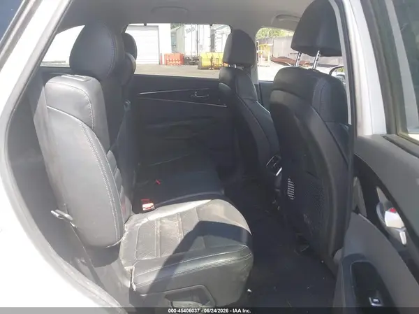 5XYPHDA52JG423022 2018 KIA SORENTO - Image 8