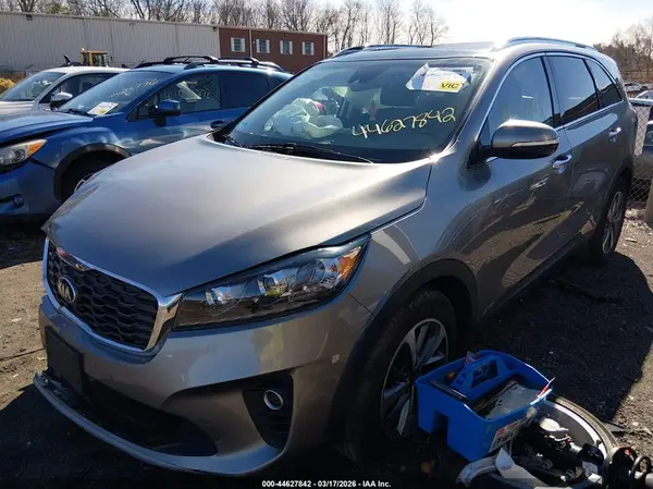 5XYPHDA52KG525843 2019 KIA SORENTO - Image 2