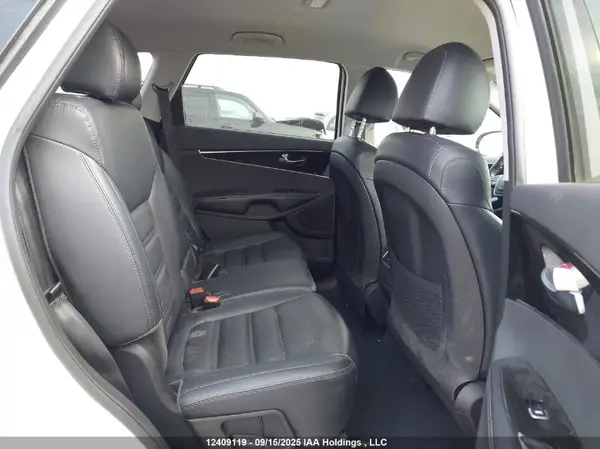 5XYPHDA52KG606986 2019 KIA SORENTO - Image 8