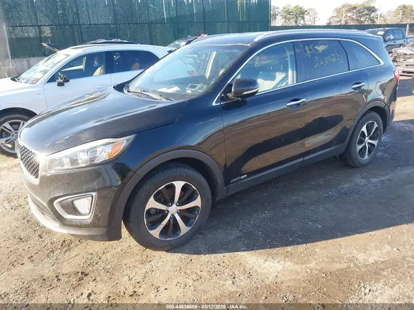 5XYPHDA53HG243607 2017 KIA SORENTO - Image 2