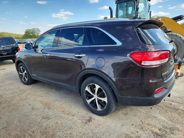 5XYPHDA53HG243879 2017 KIA SORENTO - Image 2